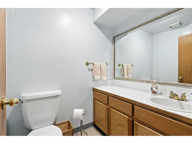 5450 Se PINE St, Hillsboro, OR 97123