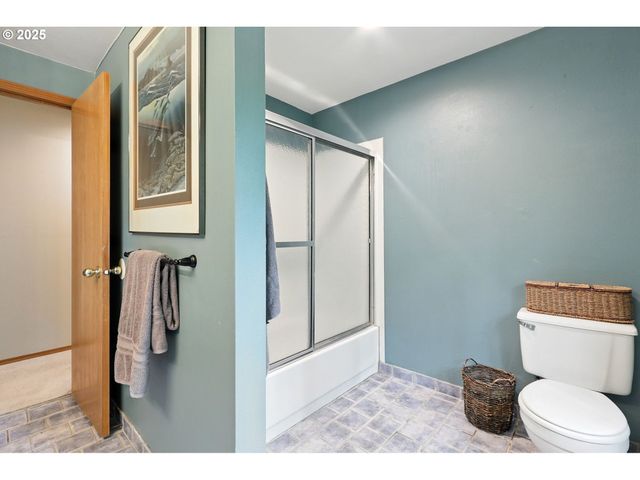5450 Se PINE St, Hillsboro, OR 97123