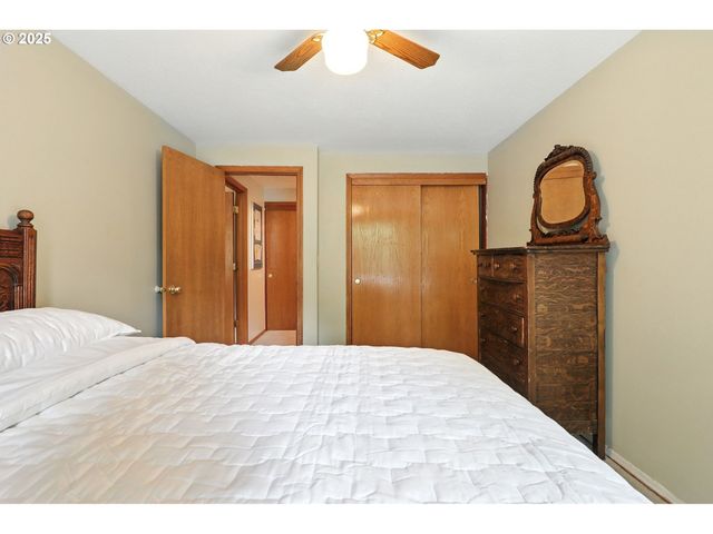 5450 Se PINE St, Hillsboro, OR 97123