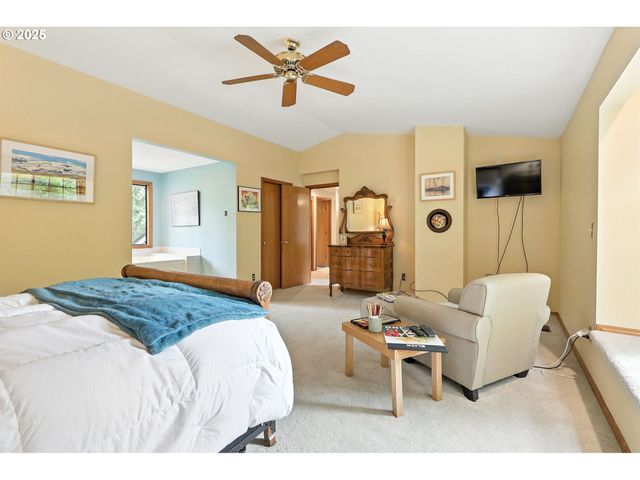 5450 Se PINE St, Hillsboro, OR 97123