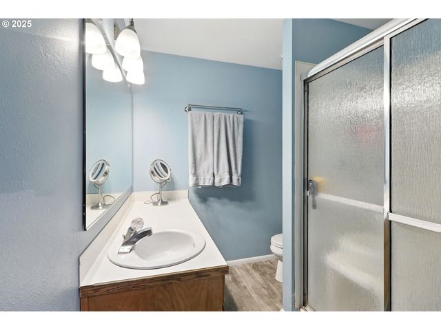 5450 Se PINE St, Hillsboro, OR 97123