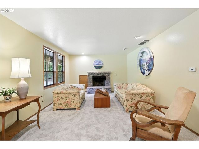 5450 Se PINE St, Hillsboro, OR 97123