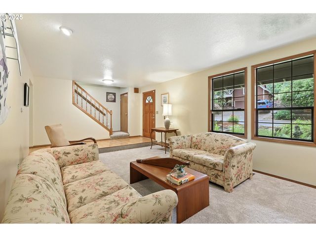 5450 Se PINE St, Hillsboro, OR 97123