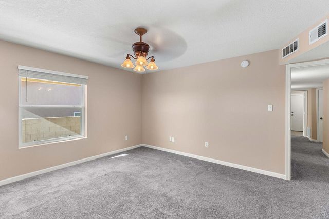 6031 Maddux Place NW, Albuquerque, NM 87114