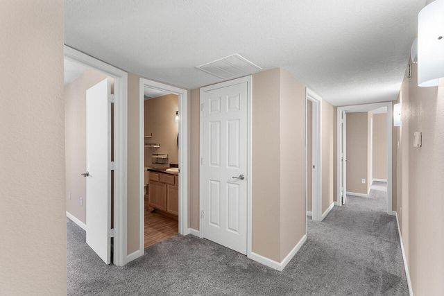 6031 Maddux Place NW, Albuquerque, NM 87114