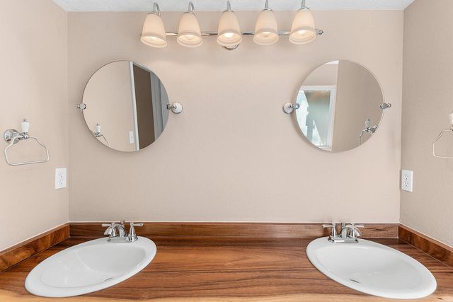 6031 Maddux Place NW, Albuquerque, NM 87114