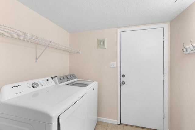 6031 Maddux Place NW, Albuquerque, NM 87114