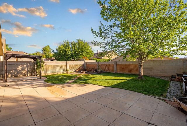 6031 Maddux Place NW, Albuquerque, NM 87114