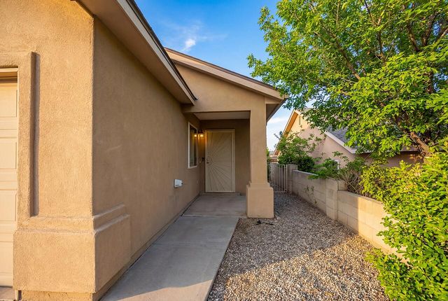 6031 Maddux Place NW, Albuquerque, NM 87114