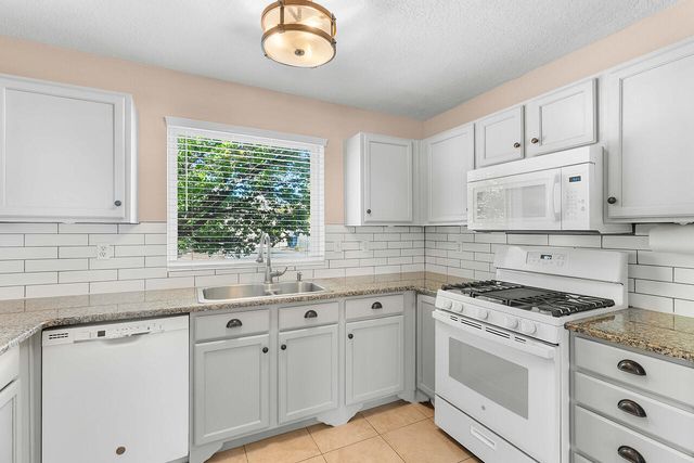 6031 Maddux Place NW, Albuquerque, NM 87114