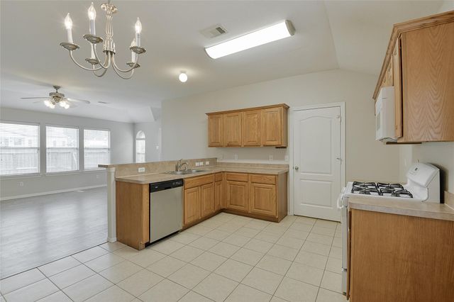 24415 Strong Pine Drive, Huffman, TX 77336