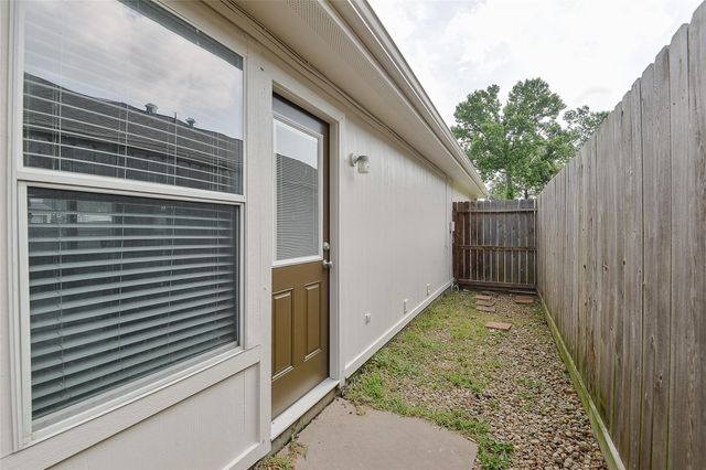 24415 Strong Pine Drive, Huffman, TX 77336