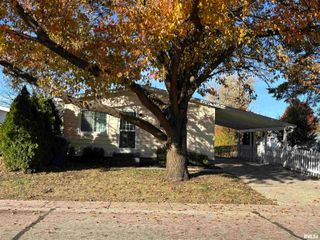 3017 Rivendel Drive, Springfield, IL 62702