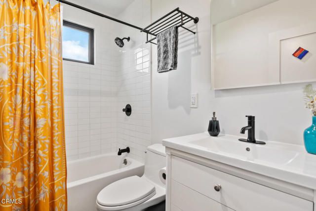 4136 Baywood Street, Los Angeles, CA 90039