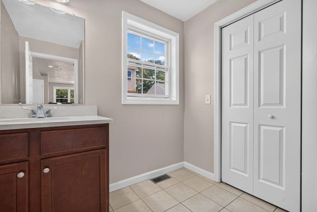 103 Commonwealth Ave, Worcester, MA 01604