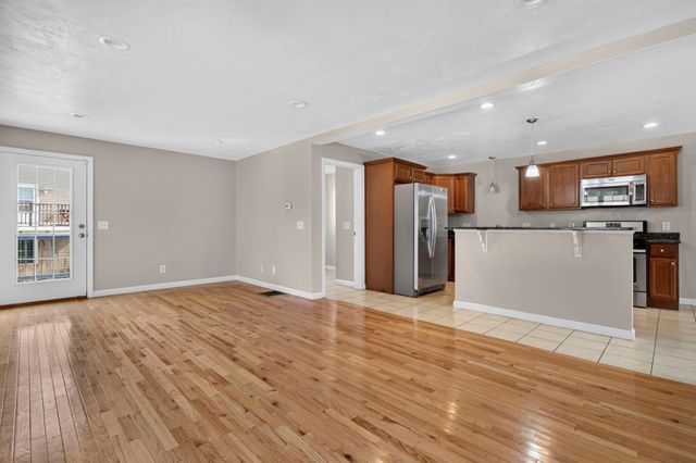 103 Commonwealth Ave, Worcester, MA 01604