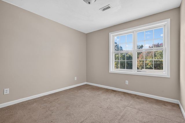 103 Commonwealth Ave, Worcester, MA 01604