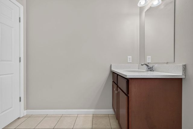 103 Commonwealth Ave, Worcester, MA 01604