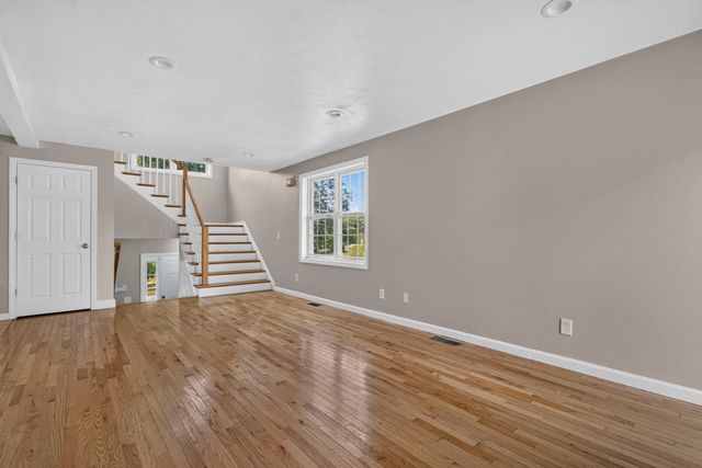 103 Commonwealth Ave, Worcester, MA 01604