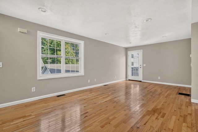 103 Commonwealth Ave, Worcester, MA 01604