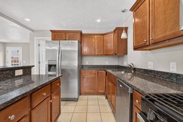 103 Commonwealth Ave, Worcester, MA 01604