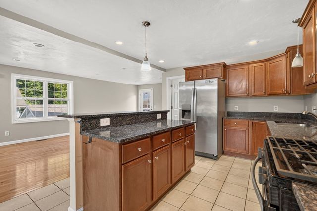 103 Commonwealth Ave, Worcester, MA 01604