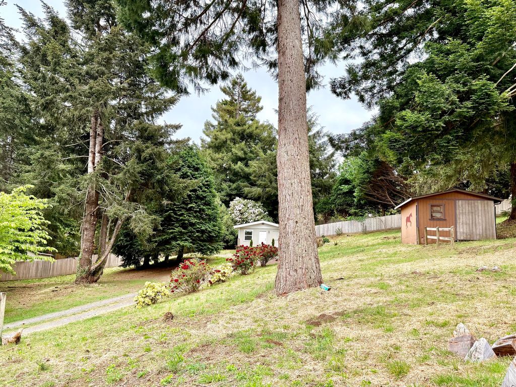 2616 Visser Court, Mckinleyville, CA 95519
