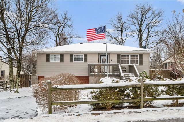 712 Lafayette Dr, Clairton, PA 15025