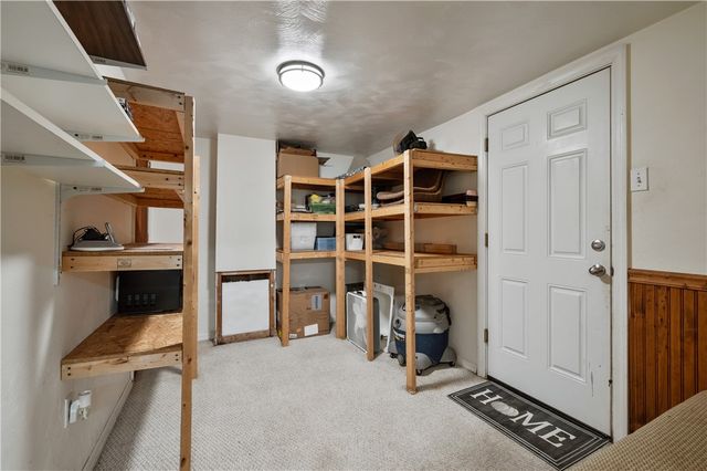 712 Lafayette Dr, Clairton, PA 15025