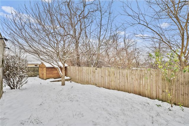 712 Lafayette Dr, Clairton, PA 15025