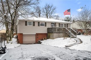 712 Lafayette Dr, Clairton, PA 15025