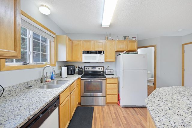 17700 41st Avenue N 78, Plymouth, MN 55446