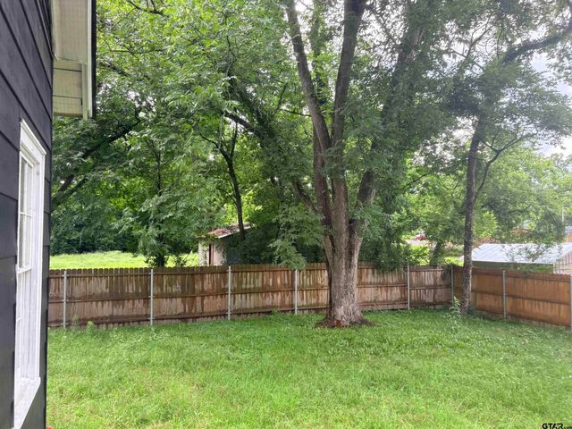605 E CALVERT, Troup, TX 75789