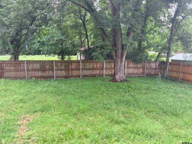 605 E CALVERT, Troup, TX 75789