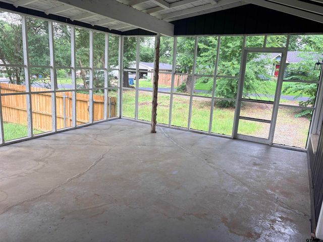 605 E CALVERT, Troup, TX 75789