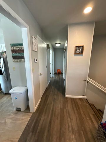 422 S 5 th Avenue, New Hampton, IA 50659