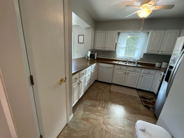 422 S 5 th Avenue, New Hampton, IA 50659