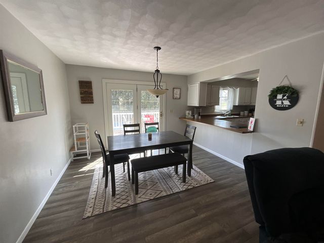 422 S 5 th Avenue, New Hampton, IA 50659