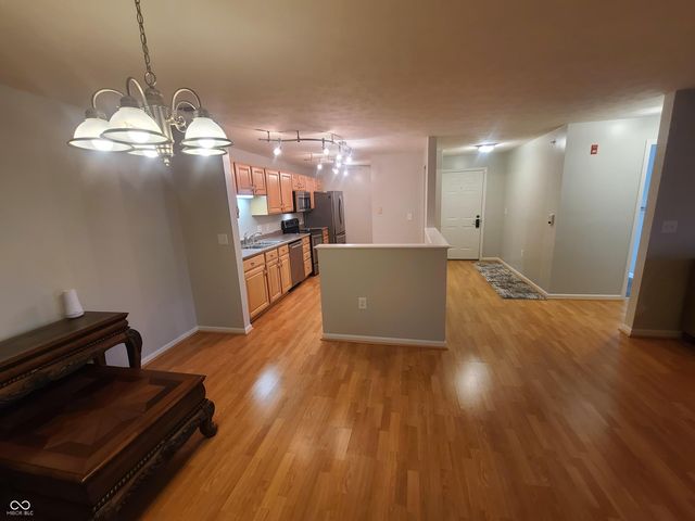 6525 Emerald Hill Court 208, Indianapolis, IN 46237