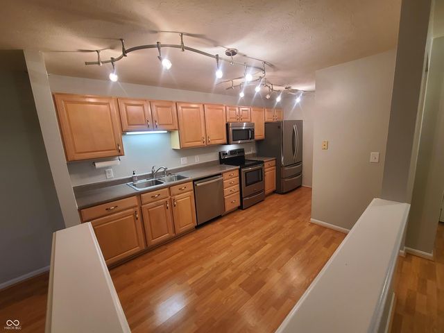 6525 Emerald Hill Court 208, Indianapolis, IN 46237