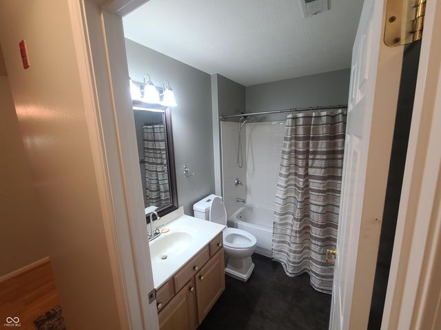 6525 Emerald Hill Court 208, Indianapolis, IN 46237