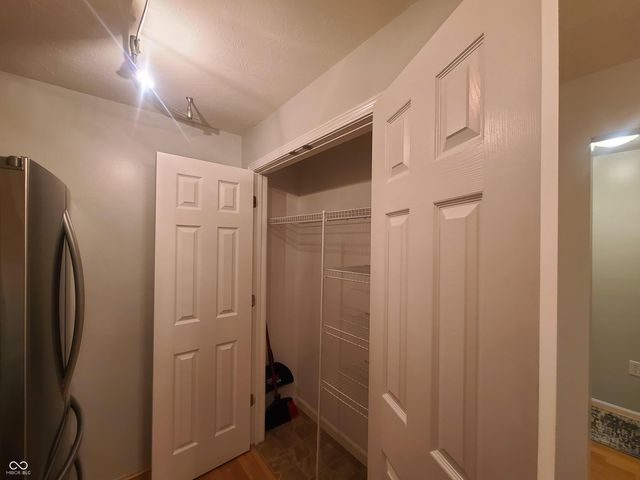6525 Emerald Hill Court 208, Indianapolis, IN 46237