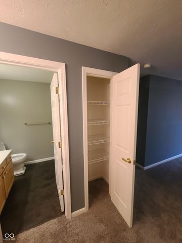 6525 Emerald Hill Court 208, Indianapolis, IN 46237