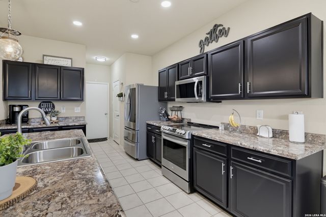 1524 BIRMINGHAM DR, Seguin, TX 78155