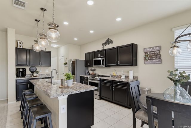 1524 BIRMINGHAM DR, Seguin, TX 78155