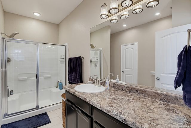 1524 BIRMINGHAM DR, Seguin, TX 78155