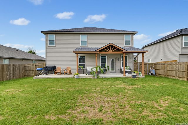 1524 BIRMINGHAM DR, Seguin, TX 78155