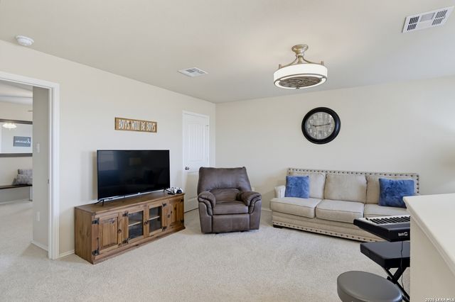 1524 BIRMINGHAM DR, Seguin, TX 78155