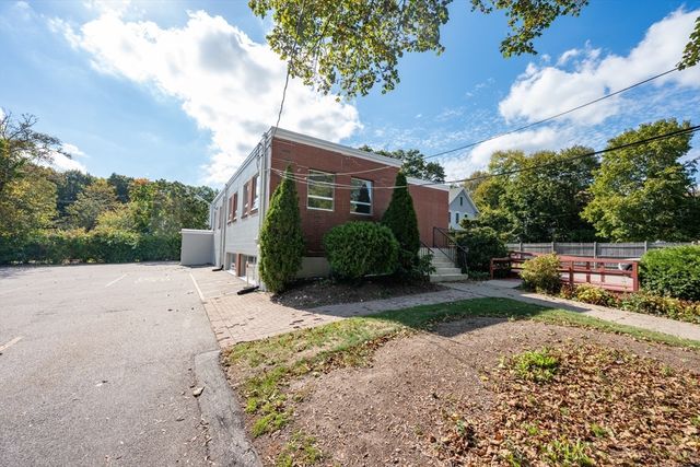 299 Chestnut St, North Attleboro, MA 02760