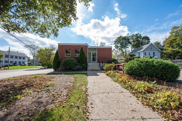 299 Chestnut St, North Attleboro, MA 02760